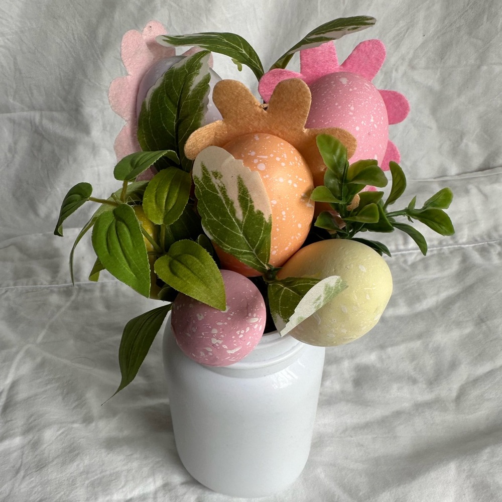 NWT Easter Floral Arrangement in White Ceramic like Jar – Spring Home Décor